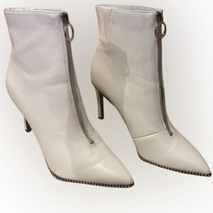 Beautiful BAR III boots, faux leather, ivory color! Brand new, no box. Size 6.5﻿
